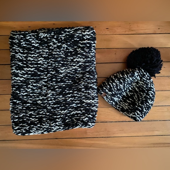 Roots snood and toque set - Picture 1 of 3